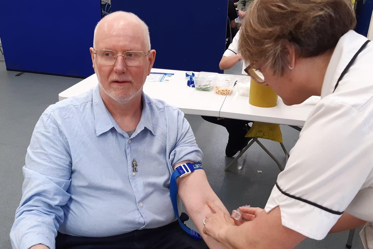 Depășirea anxietății față de ace pentru testele de sânge salvatoare de viață în screeningul cancerului