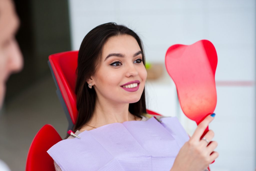 Opțiuni de Stomatologie Cosmetică pentru Îmbunătățirea Aspectului Zâmbetului